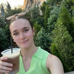 Meet your Posher, Katelyn
